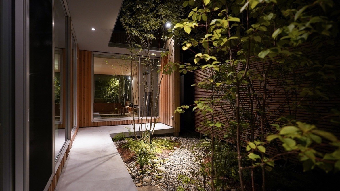 ［満員御礼］
モデルハウス特別内覧会
10月18日（土）・19日（日）